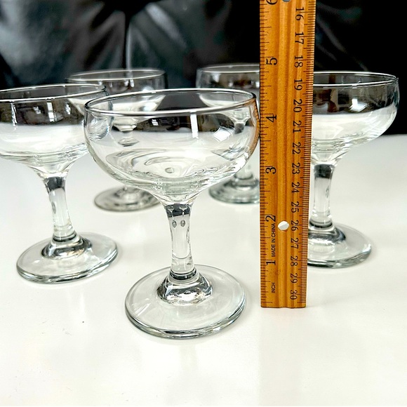 Set of 5 Vintage Champagne /Sherbet Glasses 1990’s Holidays New Year Weddings - Picture 5 of 6